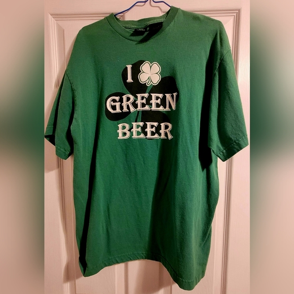 St Patricks Day- I love green beer tshirt. Size Large - Picture 4 of 4